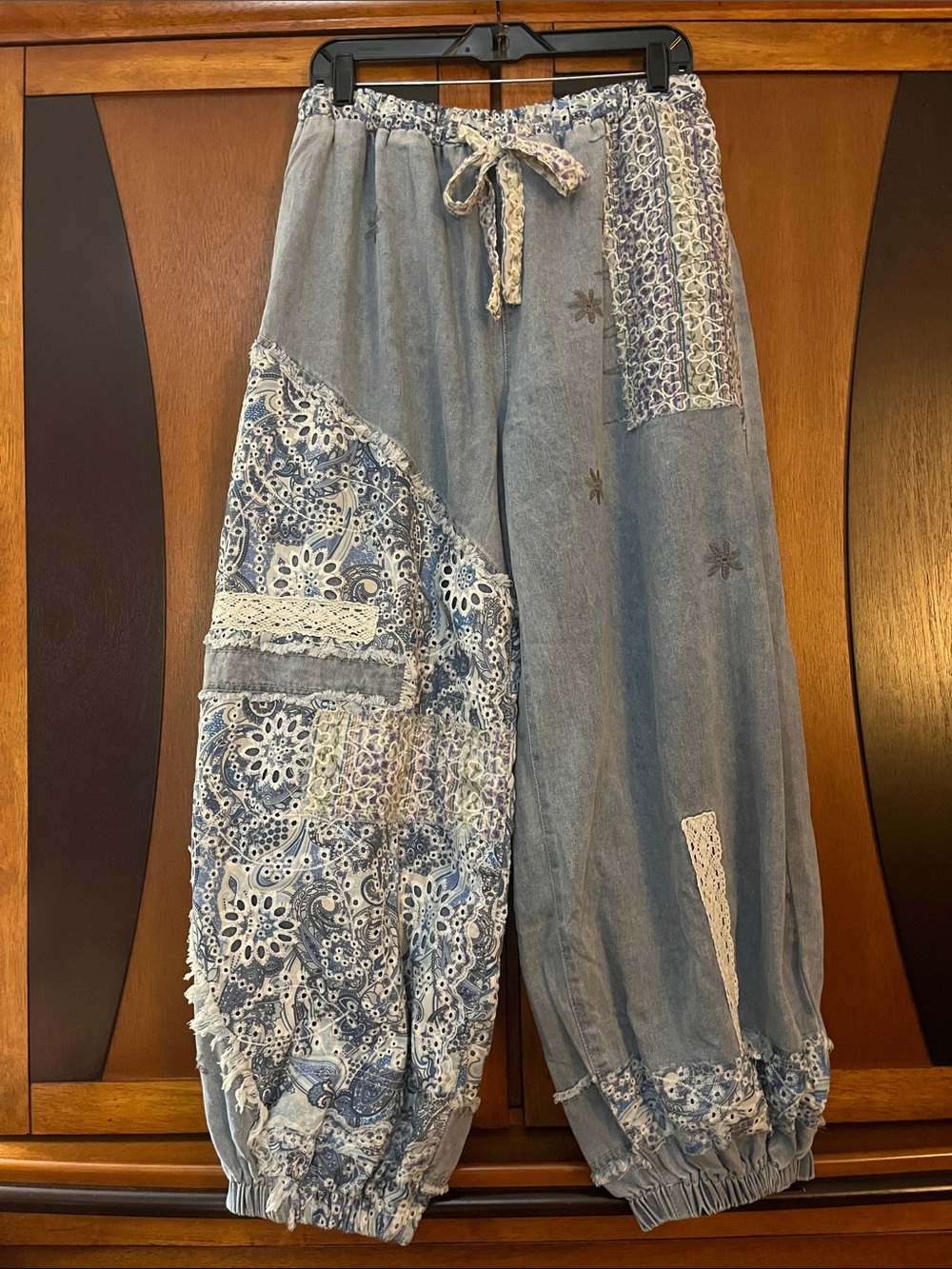 NWOT POL Denim Floral & Lace Patchwork Harem Pants w/Elastic Drawstring Waist